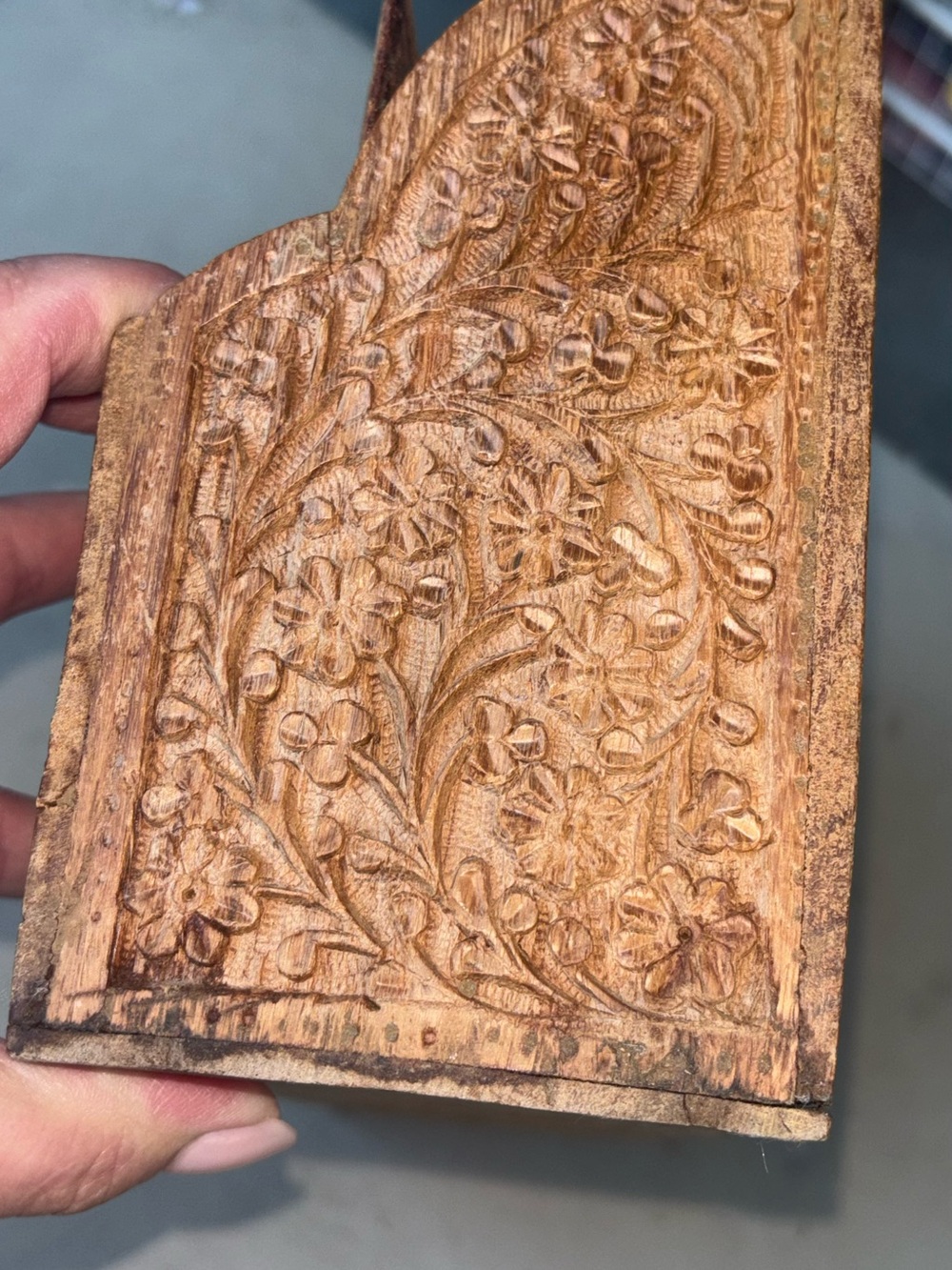 Vintage Farmhouse Wooden Carved Mail Organizer - Natural Brown / inlayed - Picture 6 of 9